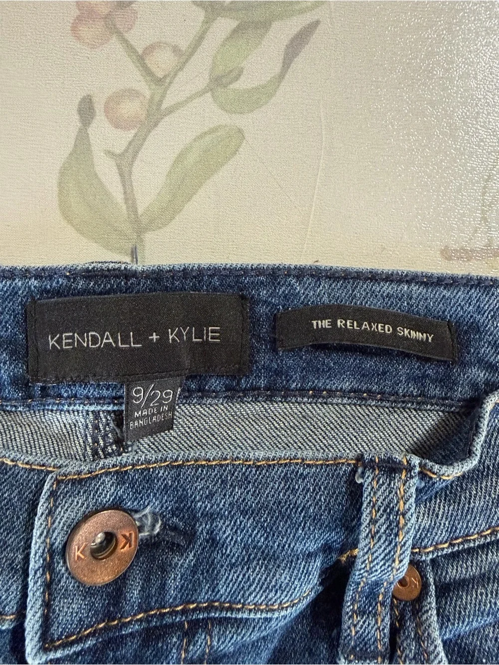 Kendall & Kylie Women's Distressed Mid-Rise Blue Denim Jeans (279) size 9/29